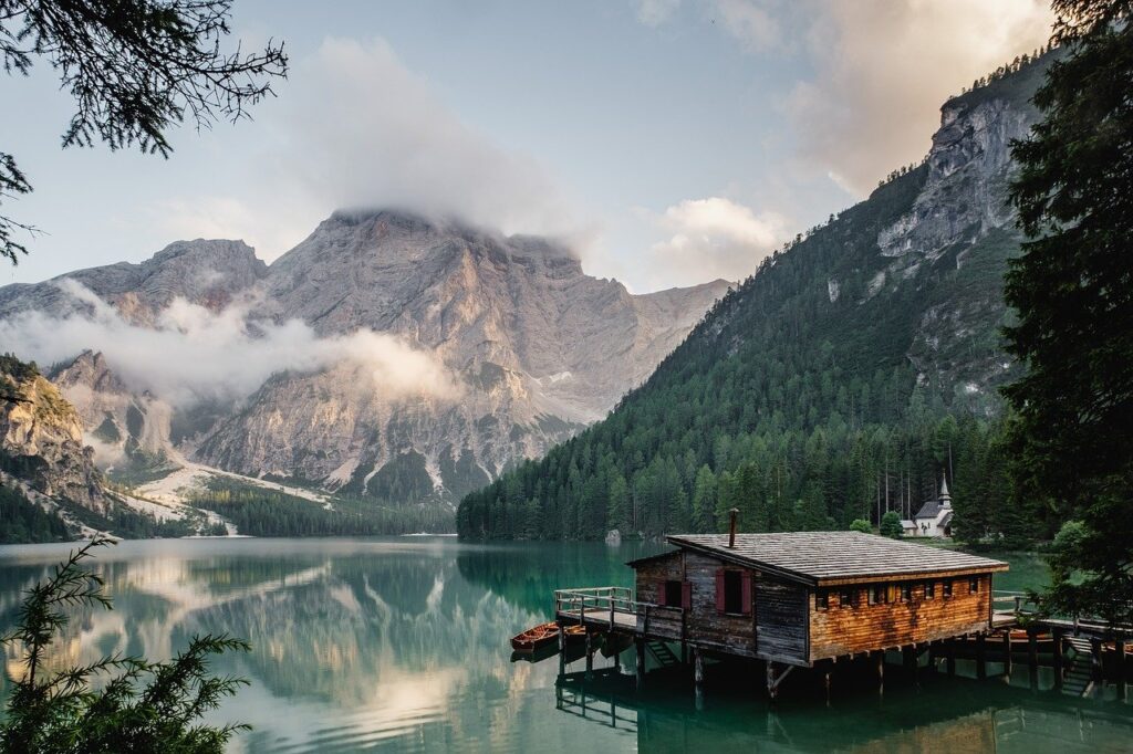 banana trees, cabin, clouds-1850882.jpg